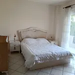 By The Sea Apartman