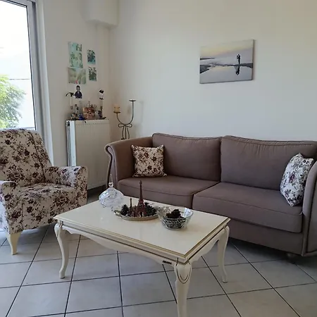 By The Sea 하니아